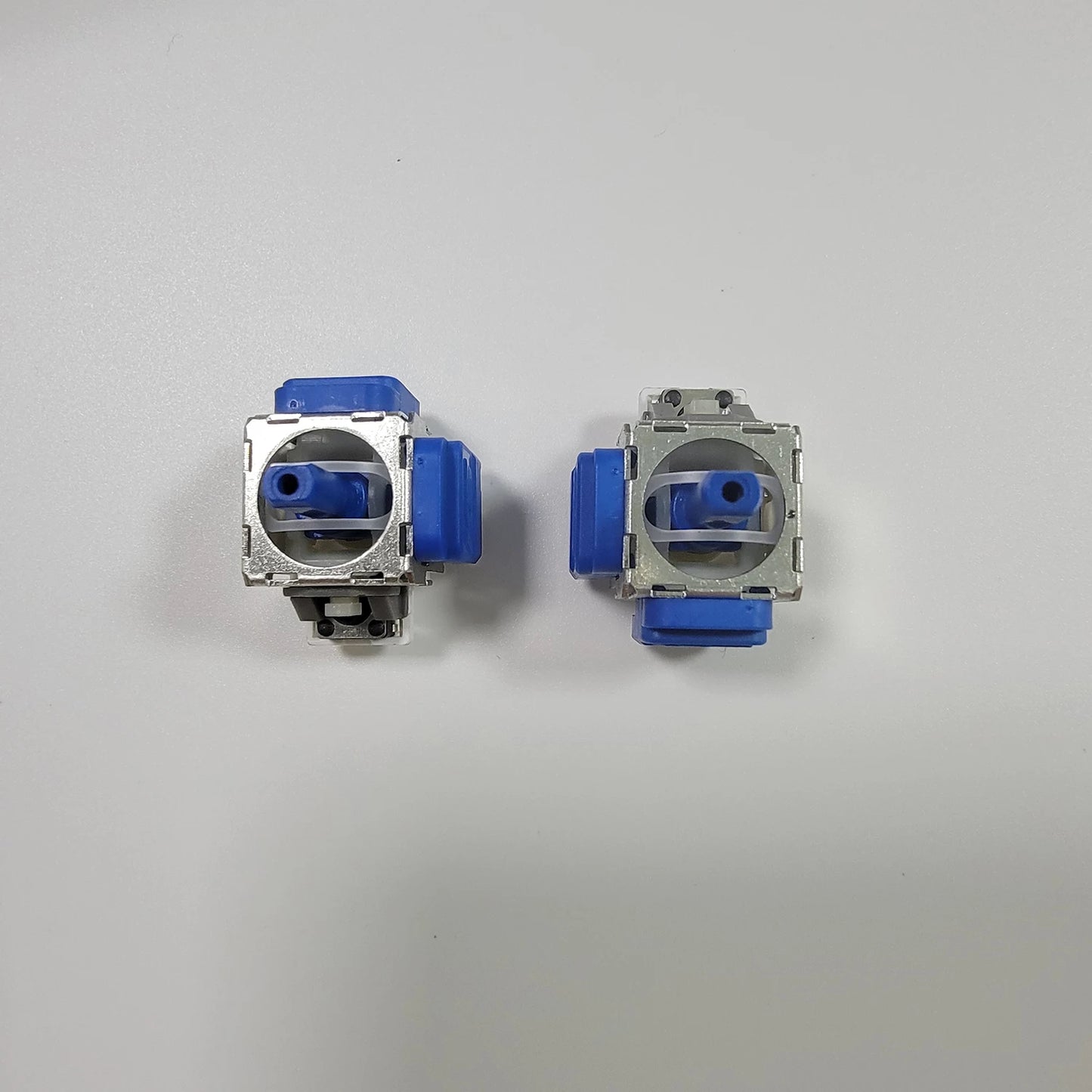 2PCS K-Silver JS13 Pro TMR Joystick for Switch Pro PS5 PS4 Xbox Series Xbox Elite 2 Replacement 3D Analog ThumbStick Anti-Drift
