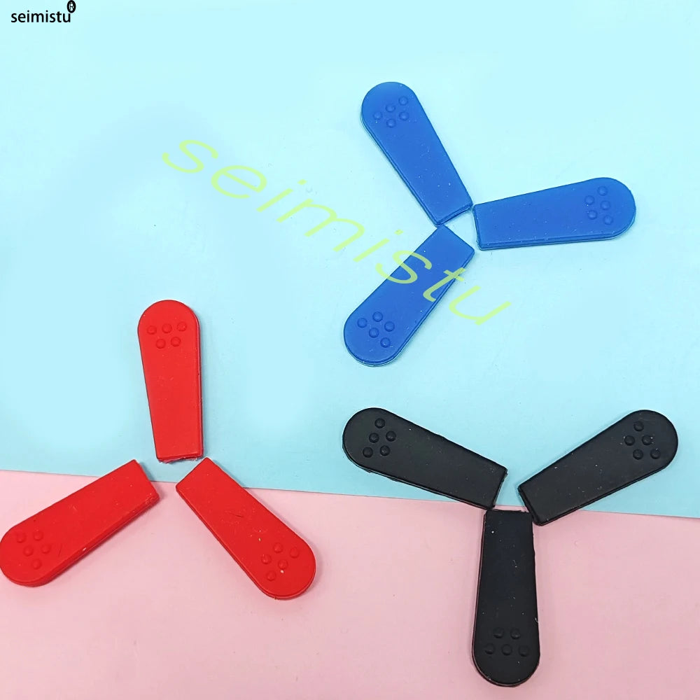 50pcs Crane Claw Paw Covers for Game Vending Machine Candy Capsule Ball Pliers Anti-Slip Silicone Sleeve Elastic Foot Covers