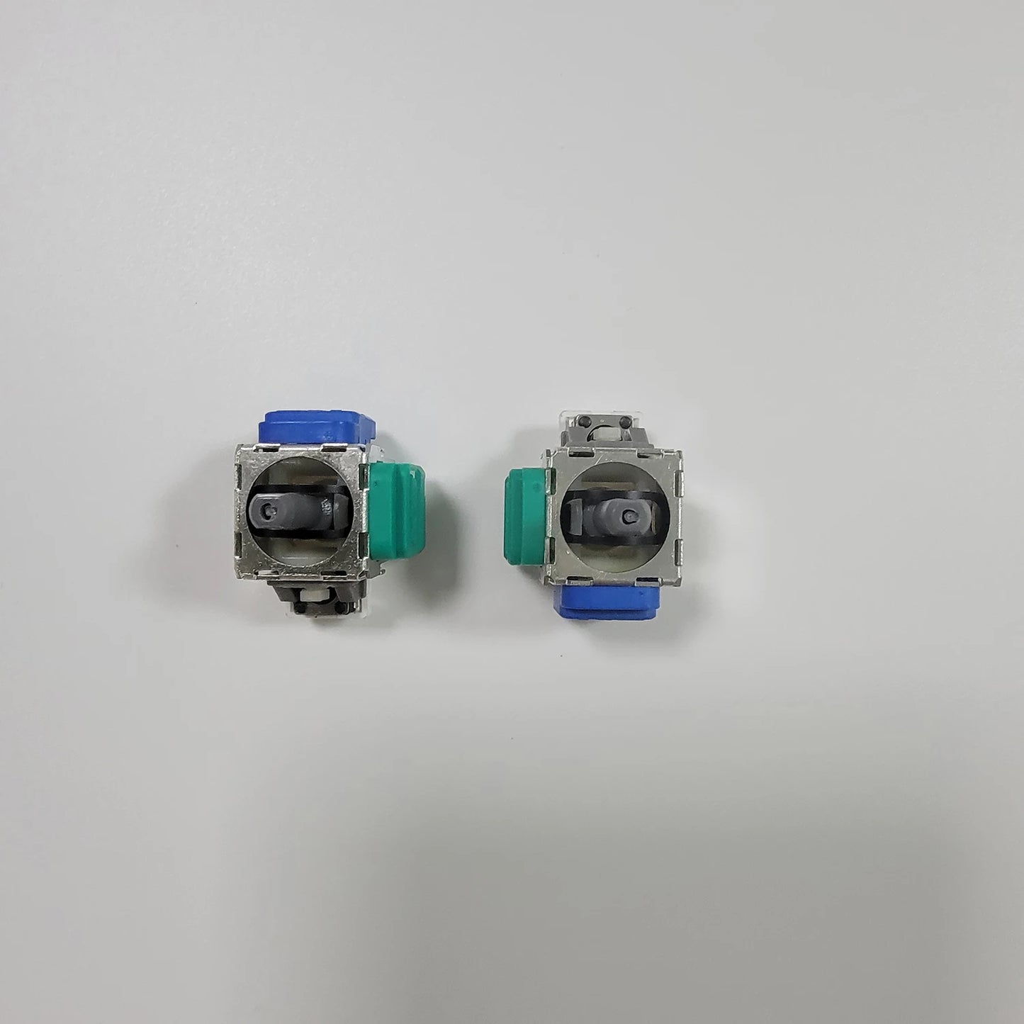 2PCS K-Silver JS13 Pro TMR Joystick for Switch Pro PS5 PS4 Xbox Series Xbox Elite 2 Replacement 3D Analog ThumbStick Anti-Drift